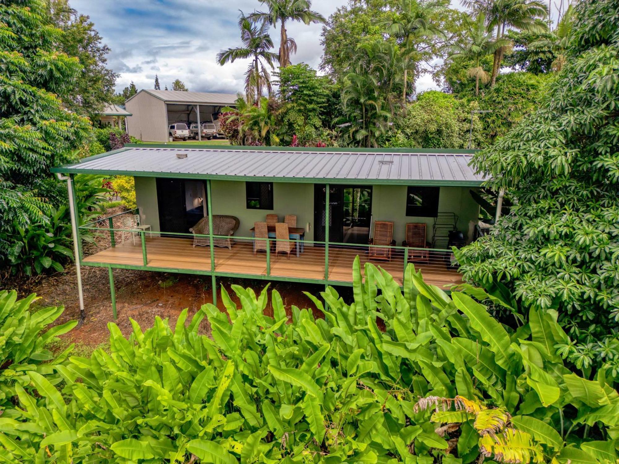 Mena Creek Flower House Exterior photo